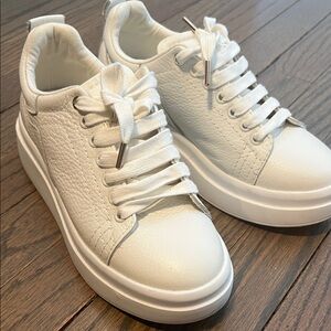 Zara White Textured Sneakers